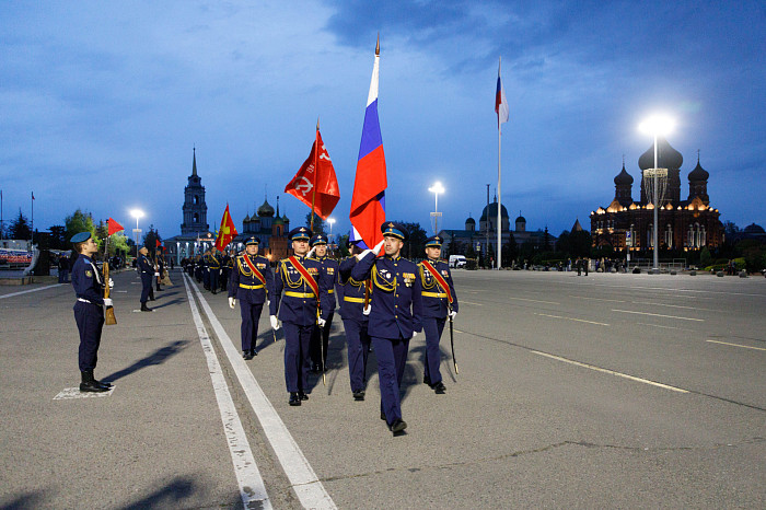 Первая репетиция Парада Победы прошла на площади Ленина в Туле