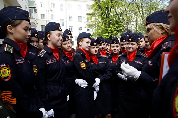 Тульские кадеты и студенты поздравили ветерана Великой Отечественной войны с наступающим Днем Победы
