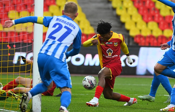 Лучший бомбардир «Арсенала» в сезоне 2023/2024 совсем закис в Турции: у Окоронкво 7 матчей в сезоне, его «Хатайспор» предпоследний с 0 побед в 21 матче