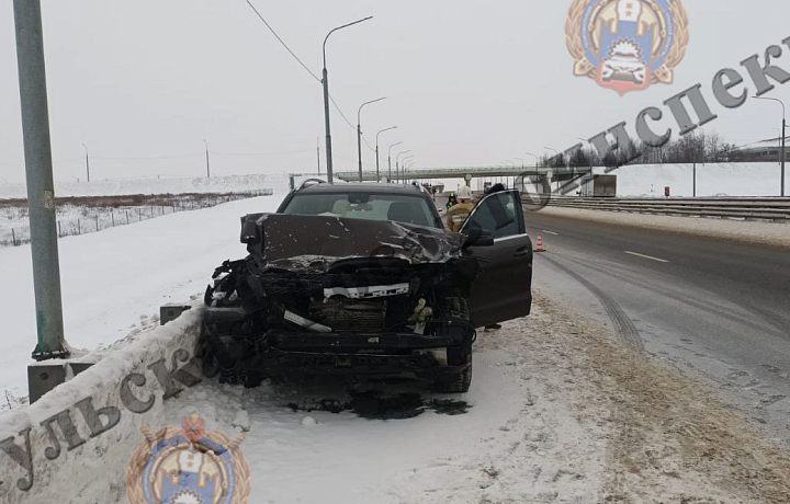 В Богородицком районе Mercedes врезался в КАМАЗ: пострадал один человек