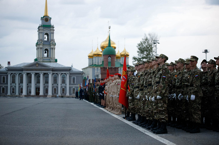 Первая репетиция Парада Победы прошла на площади Ленина в Туле
