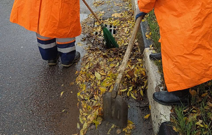 В Туле прочистили более 100 дождеприемных решеток ливневой канализации