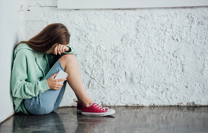 Облапали в троллейбусе, предложили переспать:  как защитить себя от домогательств на улице