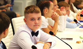 Школьник из Тульской области участвует в работе детского совета при Минстрое России