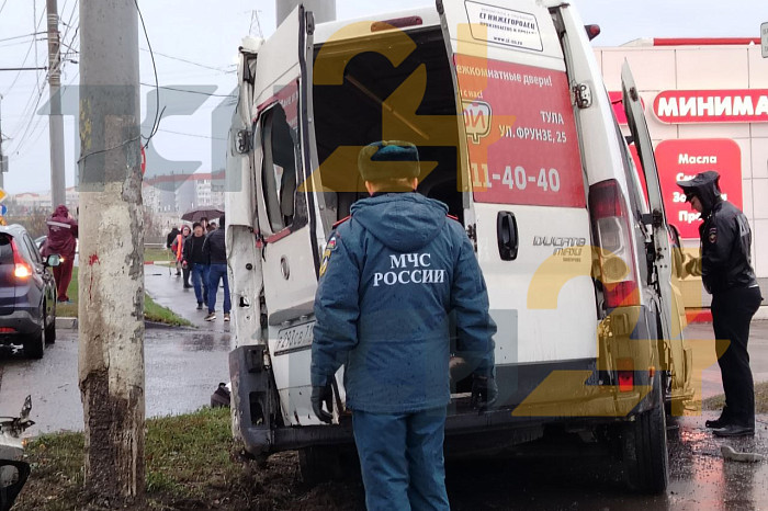 Опубликованы фото с места массового ДТП на Пролетарском мосту в Туле