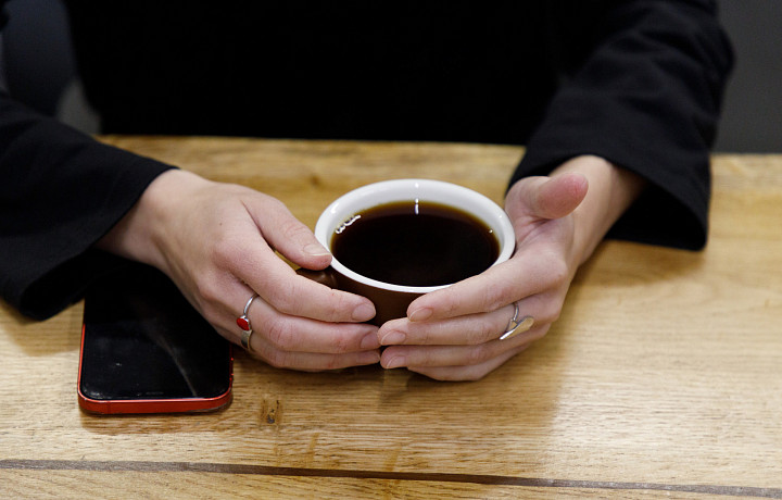Медленное пробуждение и стакан воды: терапевт дал шесть советов для идеального утра