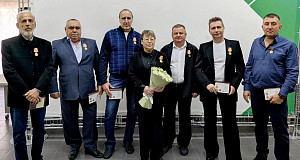 Работников КМЗ наградили медалями «Трудовая доблесть»