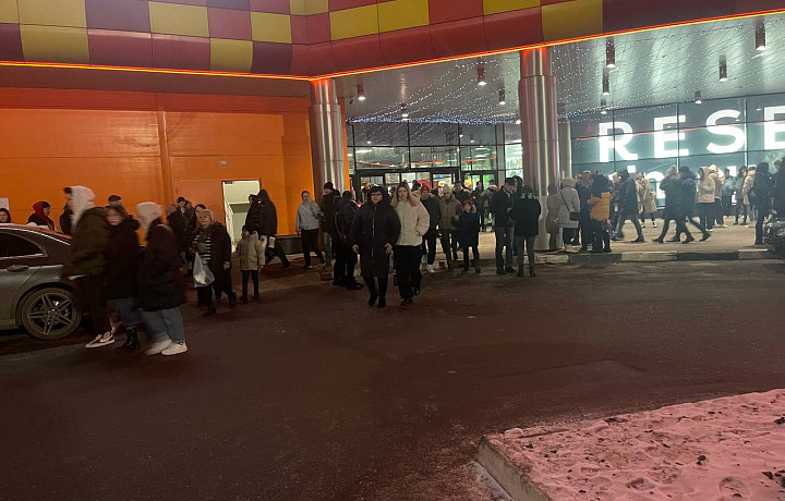 В ТРЦ «Макси» в Туле прошла еще одна эвакуация из-за задымления