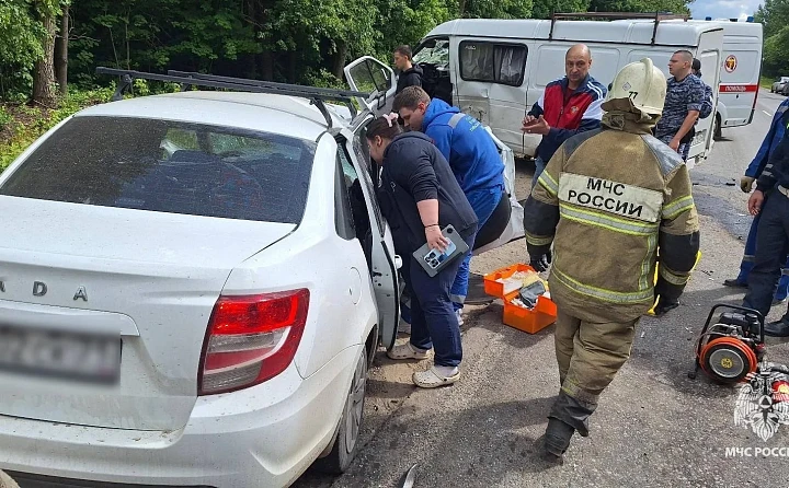 В серьезном ДТП в Узловском районе Тульской области пострадали дети и взрослые