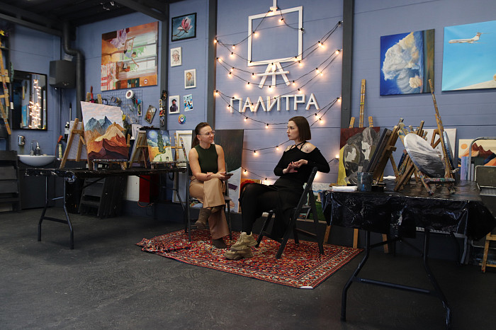 «Даже мужчины в рисовании раскрываются и получают кайф»: интервью с художницей Ксения Бондаренко, которая учит творить тех, кто раньше даже не держал в руке кисть