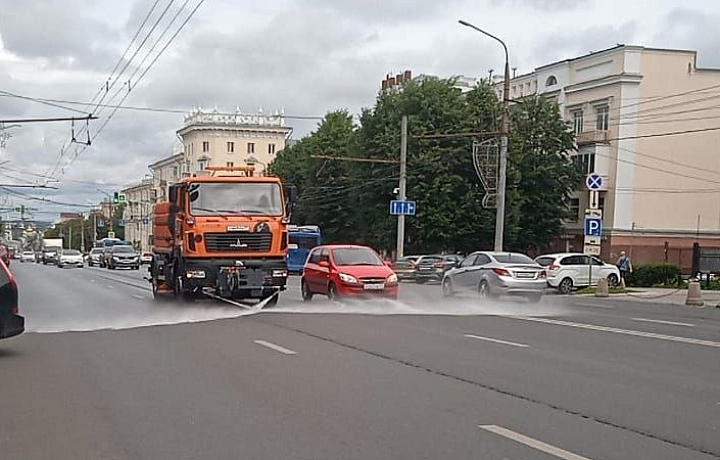 В Туле 17 июля продолжится уборка дорог и тротуаров