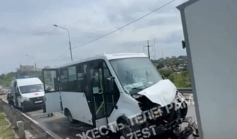 На Калужском шоссе в Туле столкнулись водитель автобуса и автомобиля