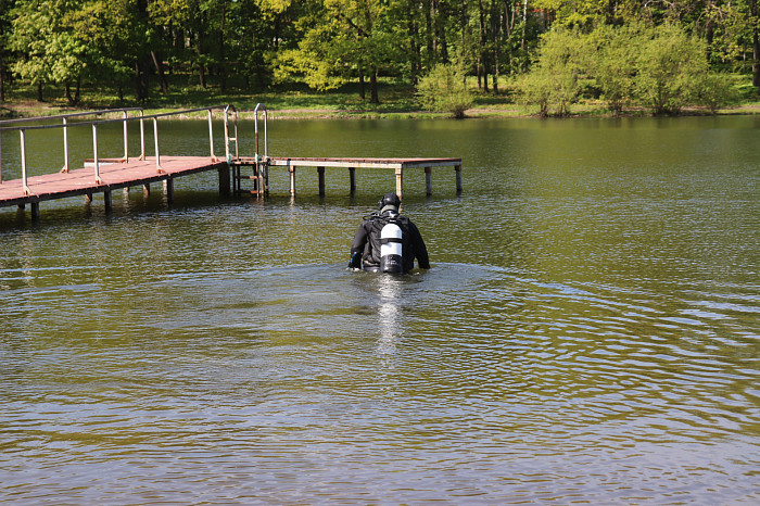 Водолазы обследовали дно центрального пруда в парке имени Белоусова в Туле