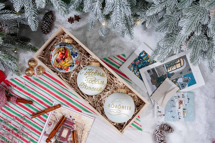 Фабрика новогоднего настроения «КОЛОМЕЕВ»: как заказать корпоративные подарки для продвижения бренда