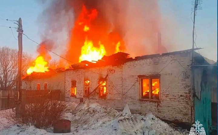 В Щекинском районе Тульской области во время пожара в частном доме погиб человек