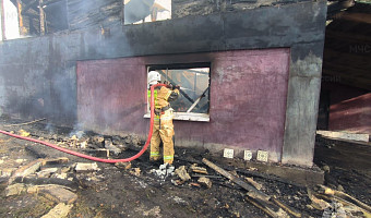 Одной из версий пожара в Щекине, при котором погиб трехлетний ребенок, является неосторожное обращение с огнем