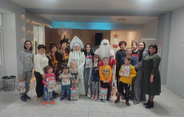 Туляки организовали новогодний праздник для юных жителей Горловки