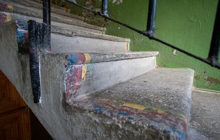 В Богородицке из квартиры пенсионера через закрытую дверь пропала крупная сумма денег: полиция раскрыла хитрую схему троих цыганок