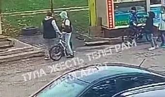 Ударила кулаком в челюсть: Полиция начала проверку по факту травмирования подростка на улице Кабакова в Туле