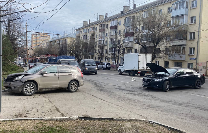 ДТП на улице Дмитрия Ульянова в Туле спровоцировало задержку движения троллейбусов