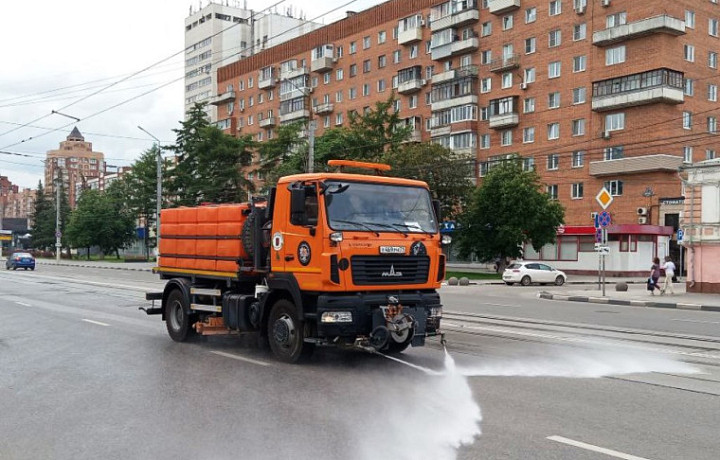 В Туле 17 июня продолжается уборка городских улиц