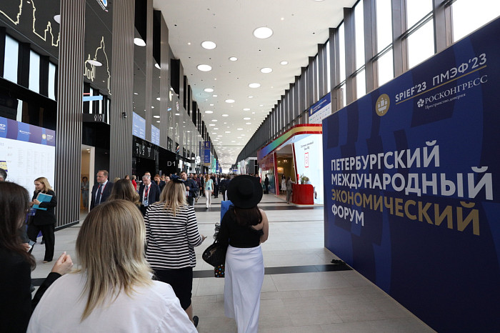 Почти 51,5 млрд рублей инвестиций и сотни новых рабочих мест. Каким был для Тульской области второй день ПМЭФ