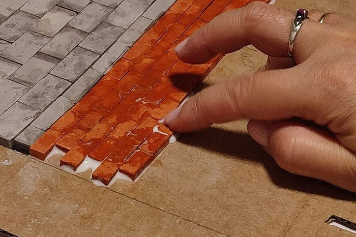 «Я леплю из пластилина»: тульский режиссёр учит детей создавать настоящие мультики