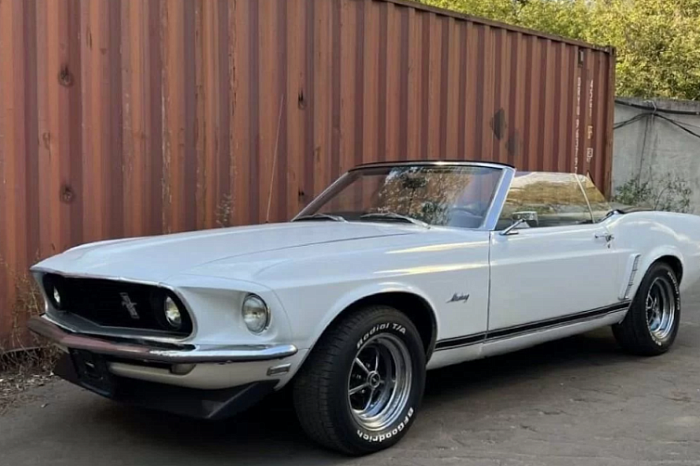 Pontiac LeMans, Mercedes, Ford Mustang: какие люксовые машины продают в Туле Pontiac LeMans, Mercedes, Ford Mustang: какие люксовые машины продают в Туле