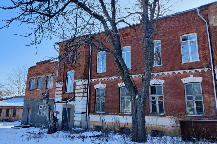 Гостиница, где жил Паустовский - воинская часть – развалюха в руках вьетнамца: в Ефремове надеются продать ОКН с богатой историей