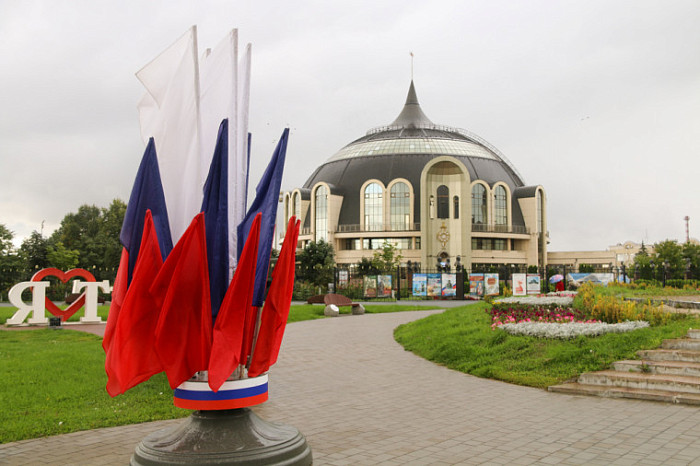 Тулу украсили к Дню Государственного флага Тулу украсили к Дню Государственного флага