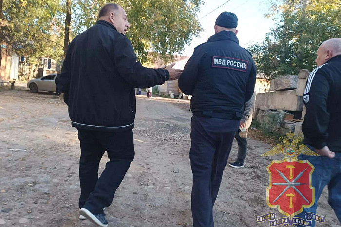 Силовики нагрянули в цыганскую часть Плеханово: троих отправили в военкомат, есть нарушения по линии ГАИ Силовики нагрянули в цыганскую часть Плеханово: троих отправили в военкомат, есть нарушения по линии ГАИ