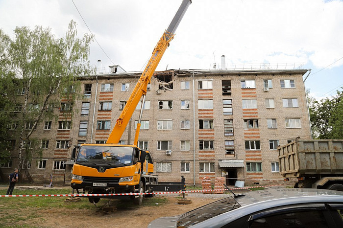 Илья Беспалов проконтролировал ход ремонтных работ в поврежденных домах в Пролетарском округе Илья Беспалов проконтролировал ход ремонтных работ в поврежденных домах в Пролетарском округе