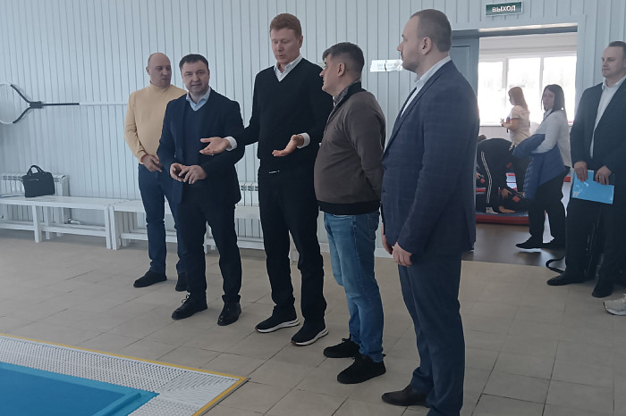 В Туле прошла открытая тренировка команд по следж-хоккею с участием ветеранов СВО В Туле прошла открытая тренировка команд по следж-хоккею с участием ветеранов СВО