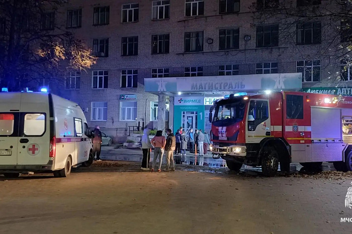 Из горящего здания на улице Болдина в Туле спасены два человека Из горящего здания на улице Болдина в Туле спасены два человека
