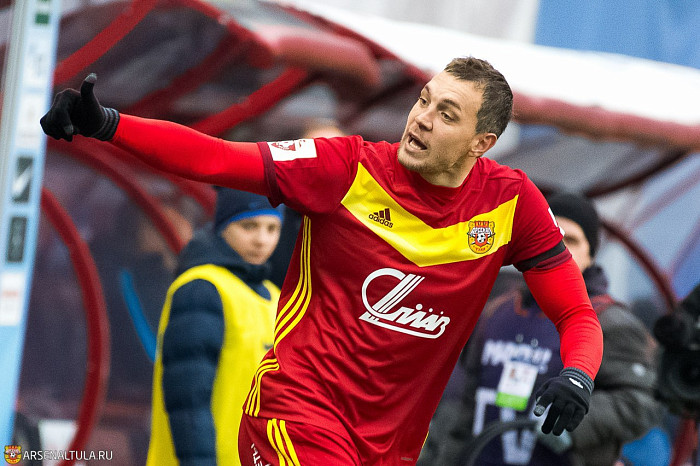 Дзюба стал лучшим бомбардиром в истории российского футбола: как он забивал за «Арсенал»