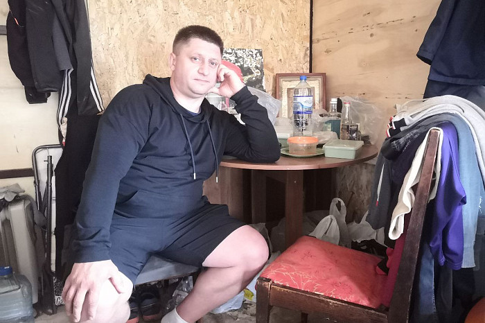 «Задумываюсь, до чего я дошел к 39 годкам. Офигеваю»: туляк, обманутый со строительством дома, живет в самодельной бытовке «Задумываюсь, до чего я дошел к 39 годкам. Офигеваю»: туляк, обманутый со строительством дома, живет в самодельной бытовке