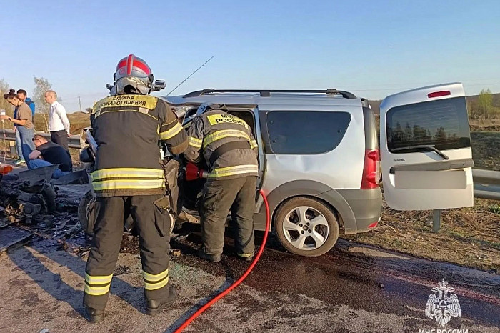Опубликованы фото с места смертельного ДТП на трассе в Киреевском районе