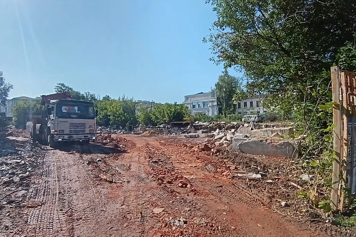 В Туле начался демонтаж долгостроя на территории Ваныкинской больницы В Туле начался демонтаж долгостроя на территории Ваныкинской больницы