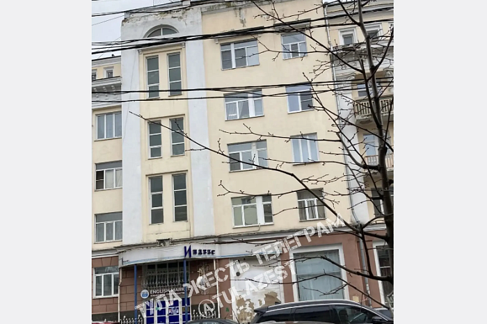 На улице Первомайской в Туле обрушился фасад одного из зданий