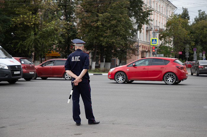 Вечные студенты: в Туле таджик и узбек незаконно сдали 12 экзаменов по русскому языку для «своих» Вечные студенты: в Туле таджик и узбек незаконно сдали 12 экзаменов по русскому языку для «своих»