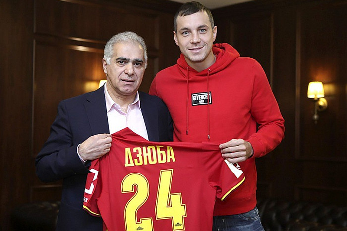 Дзюба стал лучшим бомбардиром в истории российского футбола: как он забивал за «Арсенал»