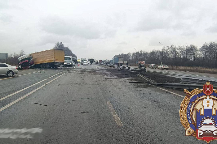 Смертельное ДТП с тремя автомобилями произошло на трассе М4 «Дон» в Тульской области
