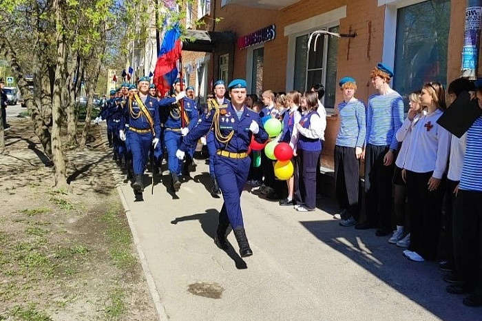 В Туле состоялся парад у дома ветерана Ивана Федосеева