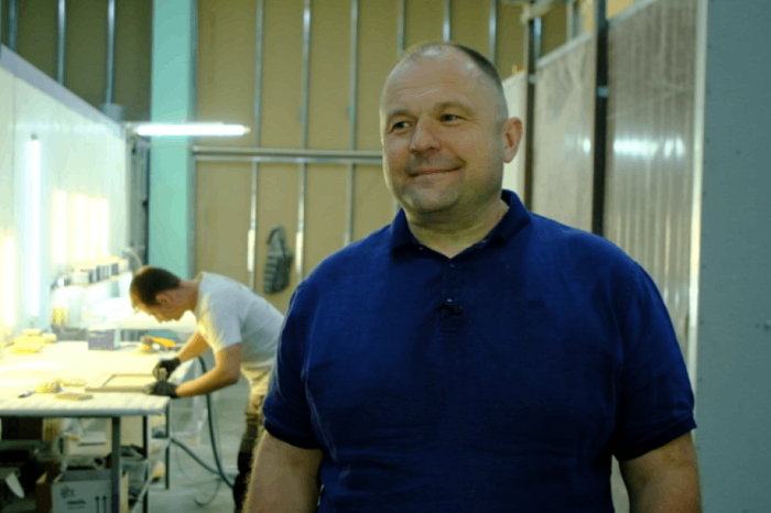 Мебель с эффектом вау: как местный производитель Николай Задираев создает кухни, которые выбирают даже звёзды