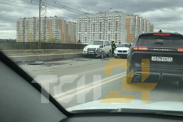 Массовое ДТП произошло на Павшинском мосту в Туле