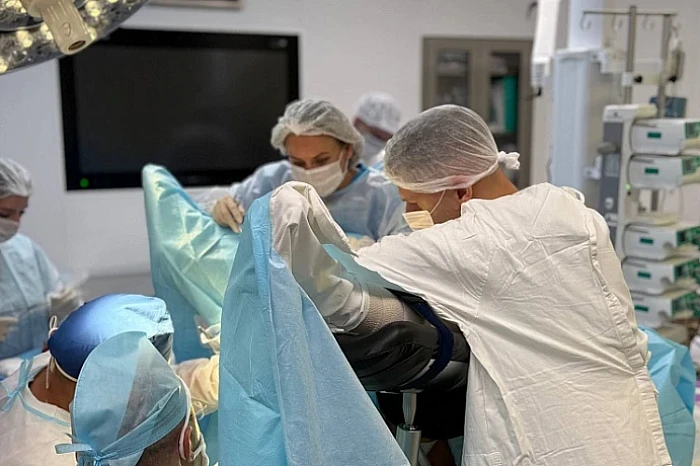 Опухоль размером с арбуз, магниты в желудке и огромный живот из-за ленточных червей: какие уникальные операции провели медики Тульской области в 2025 году