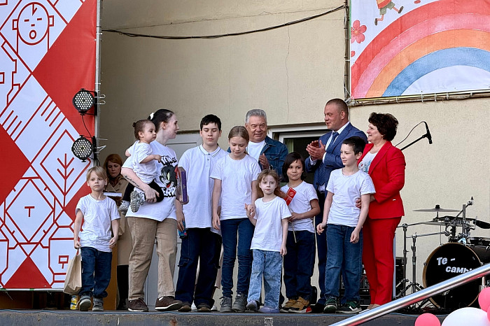 Тула отметила День защиты детей парадом колясок и многодетных семей Тула отметила День защиты детей парадом колясок и многодетных семей