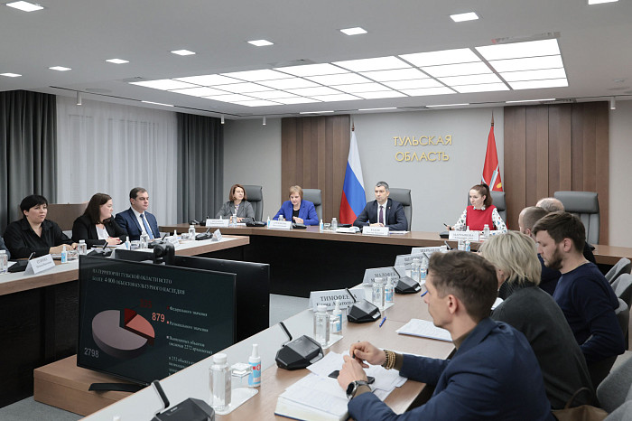 Тульские власти хотят найти нового барина для заброшенной усадьбы под Веневом: она разрушена, стоит в поле, там нет никаких коммуникаций