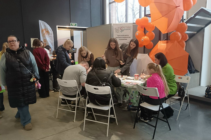 На фестивале «ОКТАВА‑8. Технологии творчества» участники представили народные промыслы