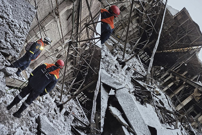 Погибшего рабочего нашла собака: спасатели показали последствия ЧП в Узловой